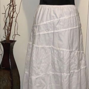 White skirt, lace detail, boho